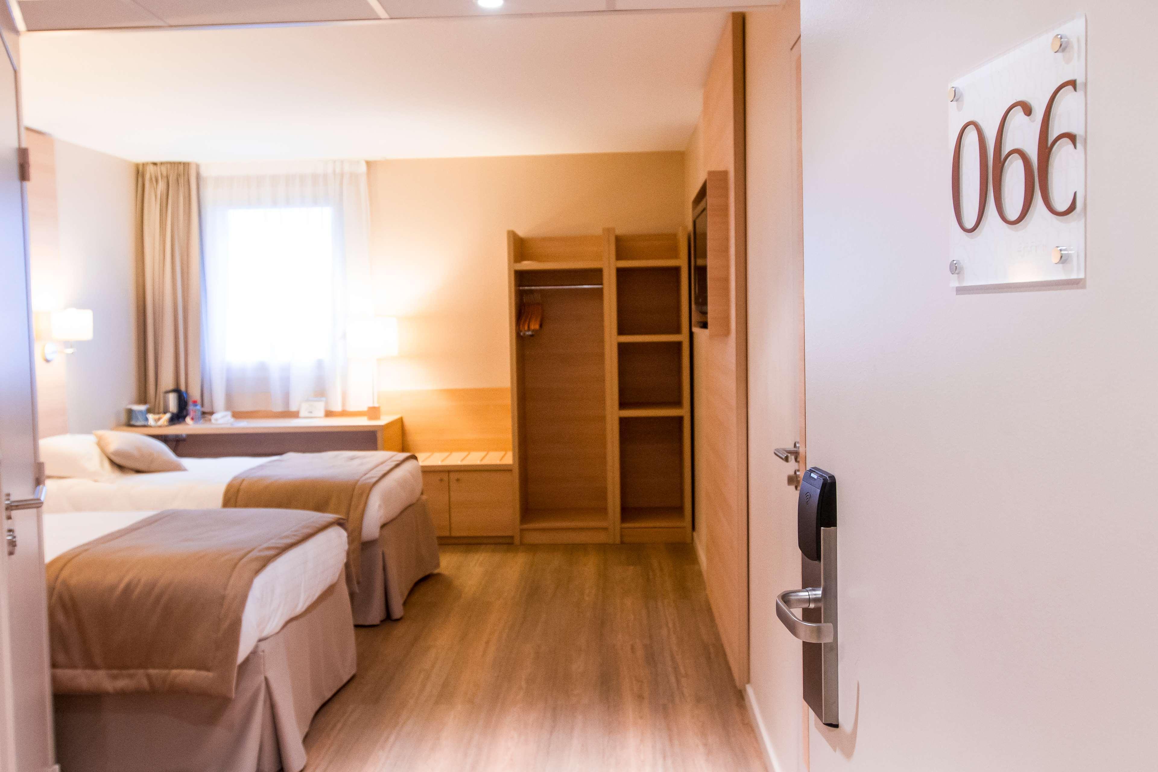 Best Western Bourgoin Jallieu Buitenkant foto