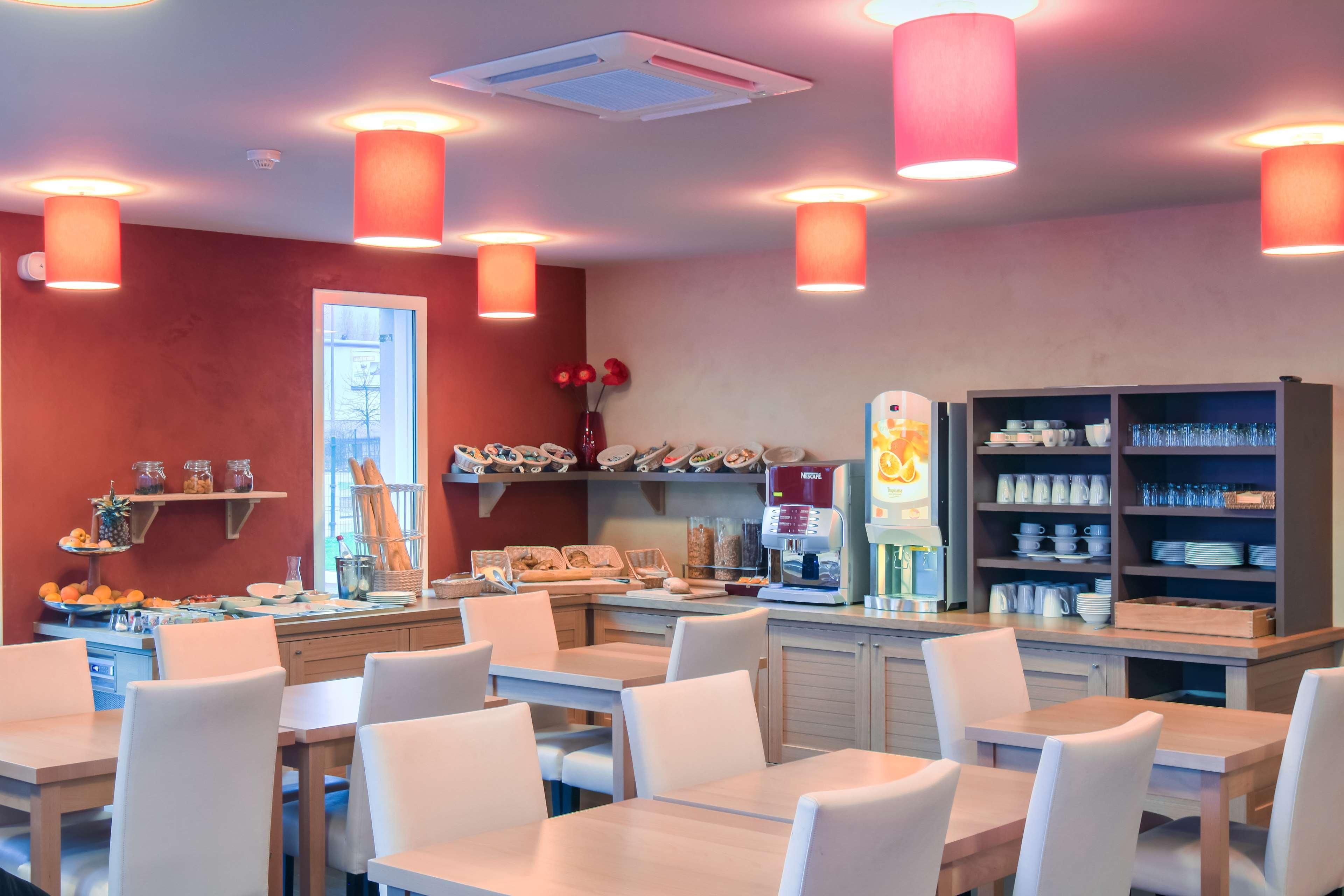 Best Western Bourgoin Jallieu Buitenkant foto