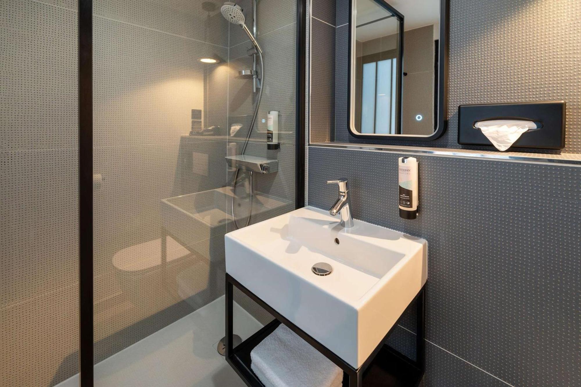 Best Western Bourgoin Jallieu Buitenkant foto