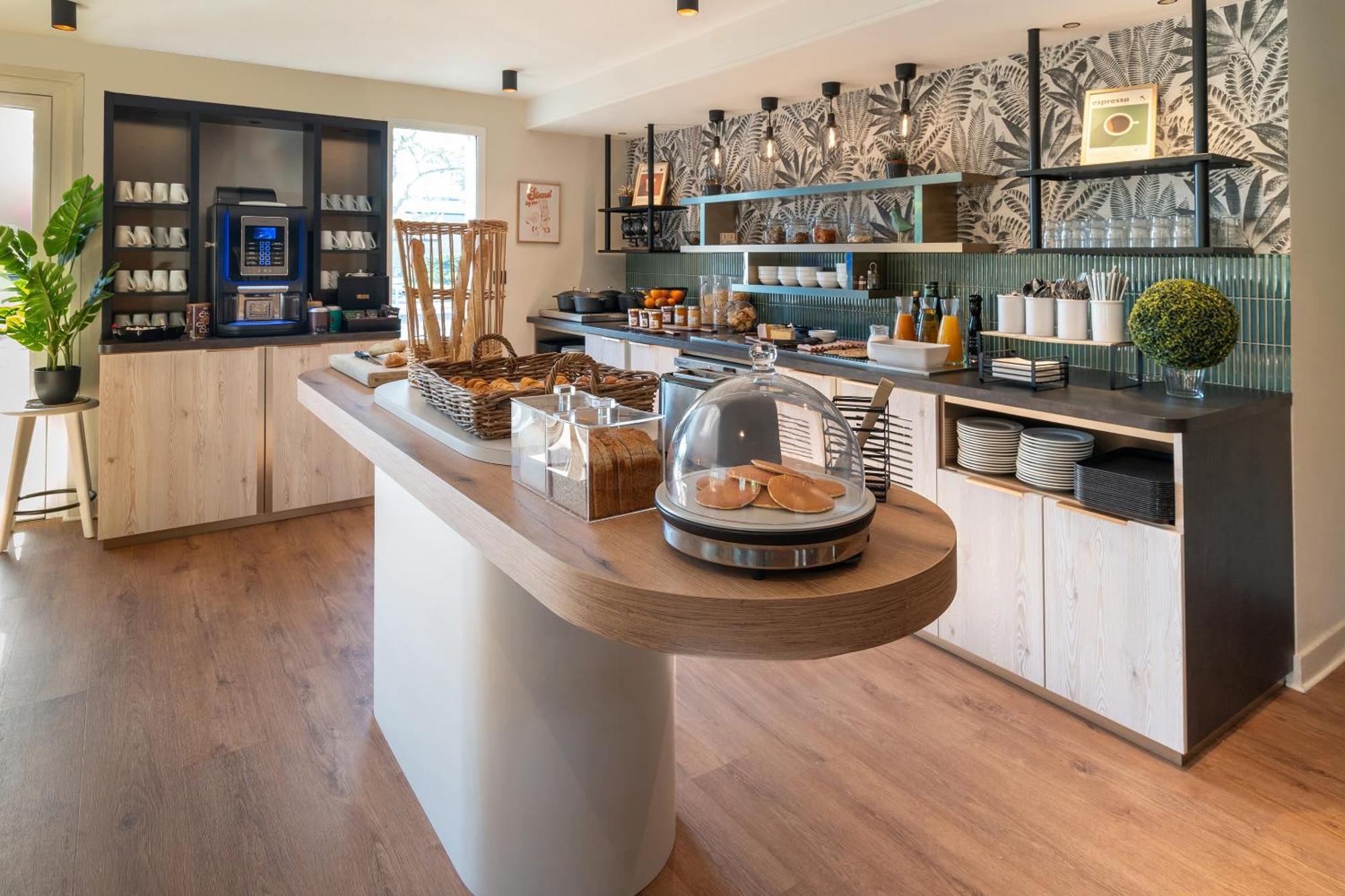 Best Western Bourgoin Jallieu Buitenkant foto
